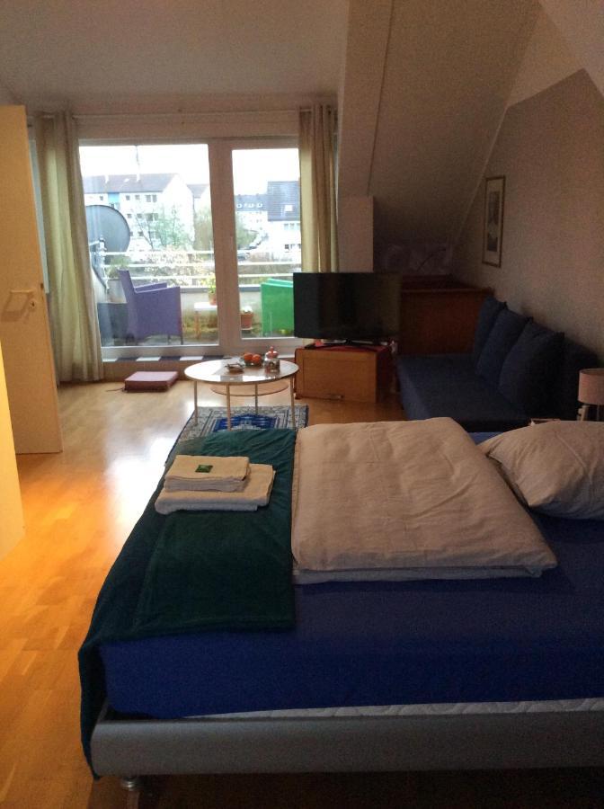 Dachstudio Mit Bad Und Terasse Colonia Exterior foto